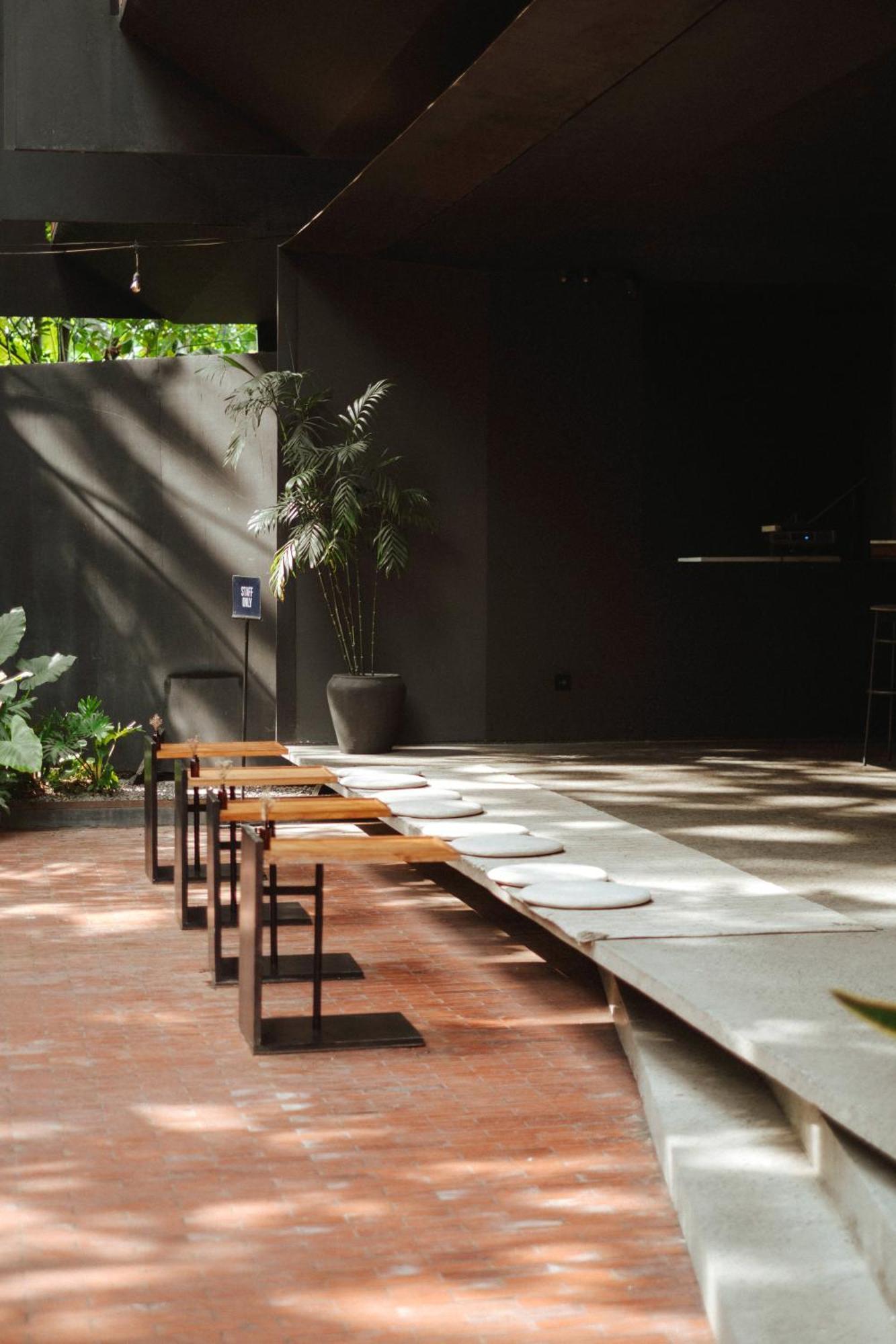 Titik Dua Hotel Ubud Exterior foto